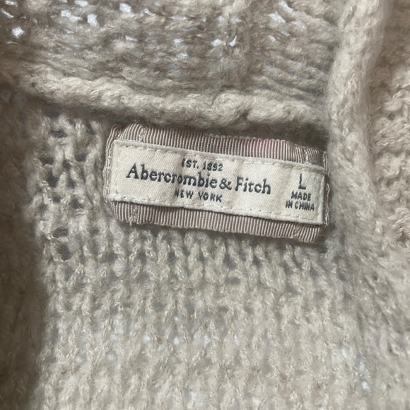 Abercrombie and Fitch Large Wool blend Cardigan - Picture 2 of 6